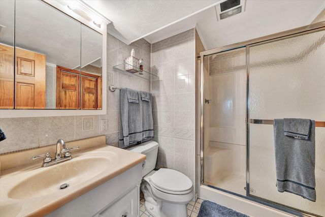 4940 North Lake DR, Roanoke, VA 24019