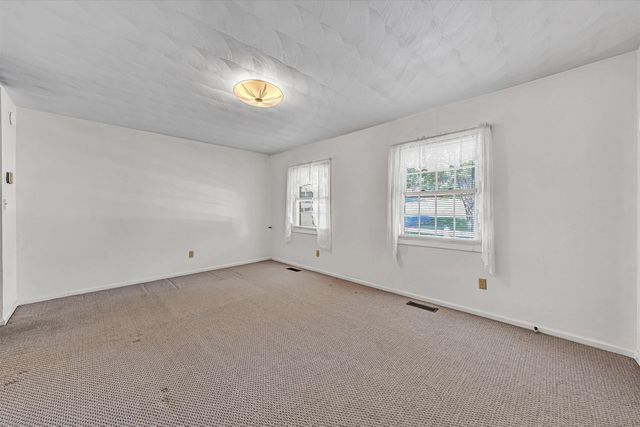 4940 North Lake DR, Roanoke, VA 24019