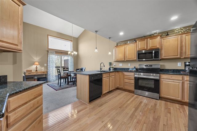 3655 Stoneview Circle SW, Cedar Rapids, IA 52404