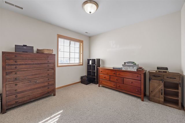 3655 Stoneview Circle SW, Cedar Rapids, IA 52404