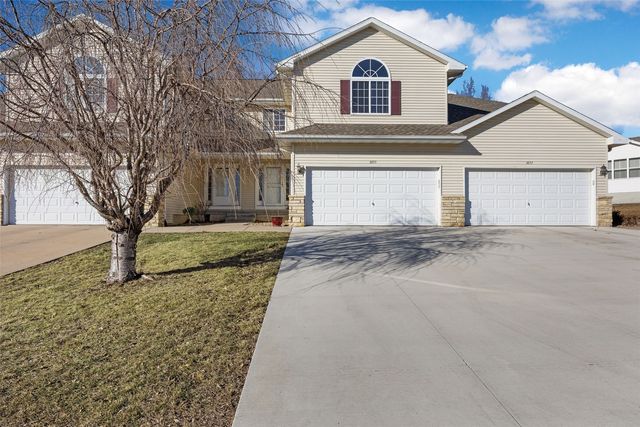 3655 Stoneview Circle SW, Cedar Rapids, IA 52404