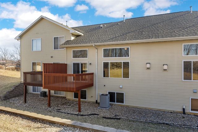 3655 Stoneview Circle SW, Cedar Rapids, IA 52404