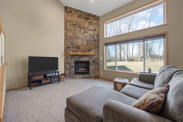 3655 Stoneview Circle SW, Cedar Rapids, IA 52404