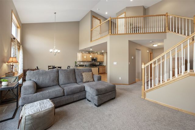 3655 Stoneview Circle SW, Cedar Rapids, IA 52404