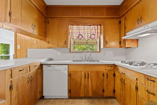 10870 S MAIN ST, Overton, TX 75684
