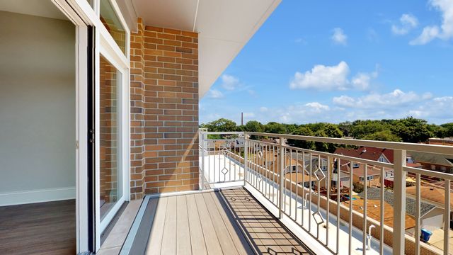 4758 N Laramie Avenue 303, Chicago, IL 60630