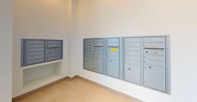 4758 N Laramie Avenue 303, Chicago, IL 60630