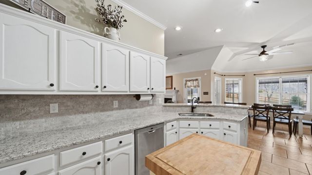 37 KILKENNY DR, Munford, TN 38058