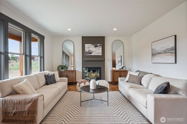 2516 Plateau Drive, East Wenatchee, WA 98802