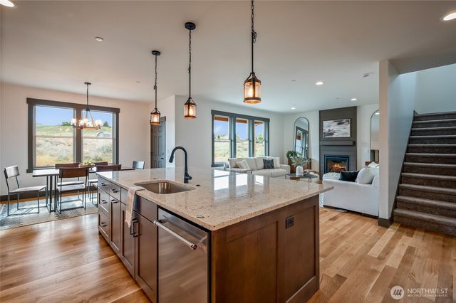 2516 Plateau Drive, East Wenatchee, WA 98802