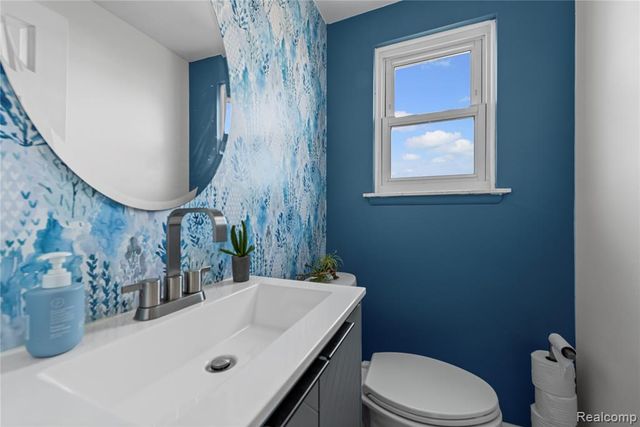 11345 Geoffry Drive, Warren, MI 48093