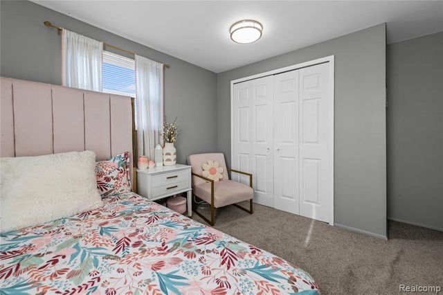 11345 Geoffry Drive, Warren, MI 48093