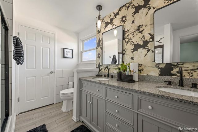 11345 Geoffry Drive, Warren, MI 48093