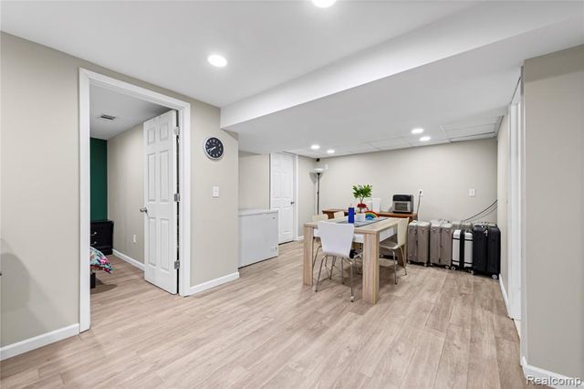 11345 Geoffry Drive, Warren, MI 48093