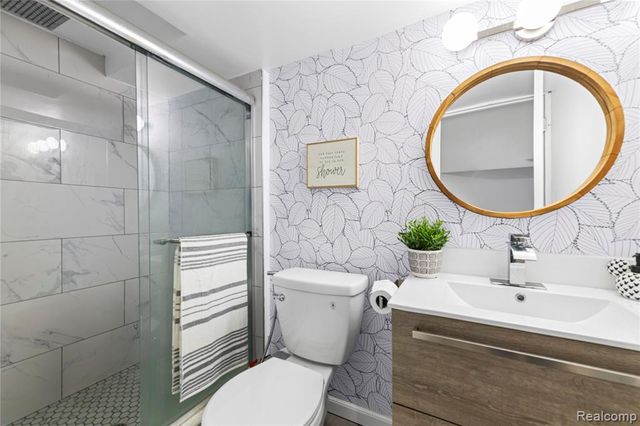 11345 Geoffry Drive, Warren, MI 48093