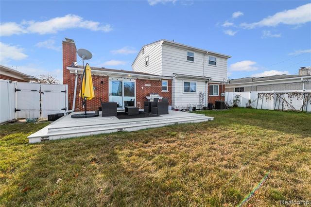 11345 Geoffry Drive, Warren, MI 48093