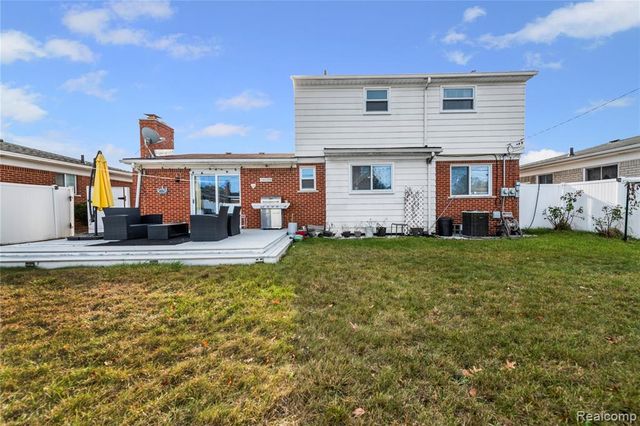 11345 Geoffry Drive, Warren, MI 48093