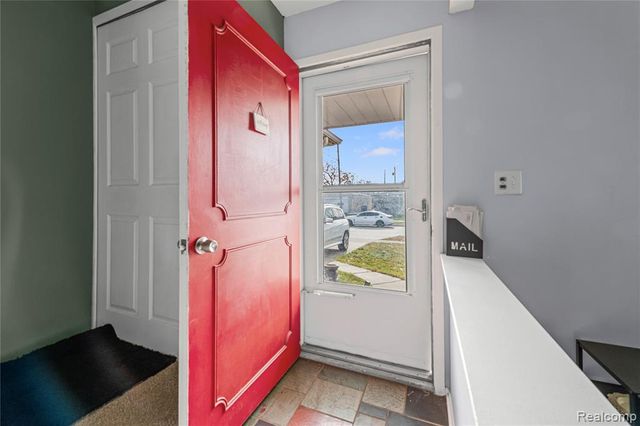 11345 Geoffry Drive, Warren, MI 48093