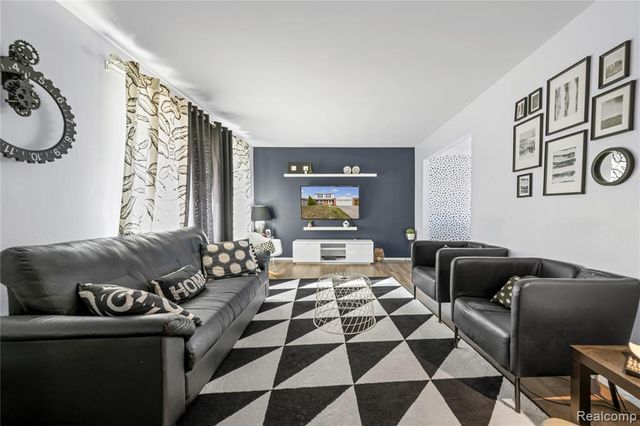 11345 Geoffry Drive, Warren, MI 48093