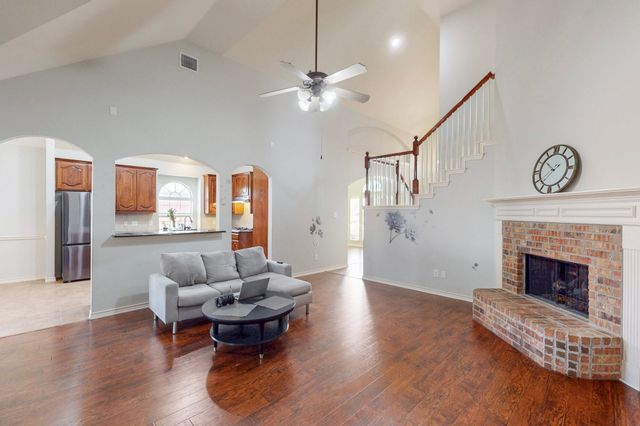 6925 Cattle Drive, Fort Worth, TX 76179