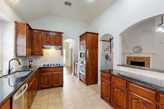 6925 Cattle Drive, Fort Worth, TX 76179