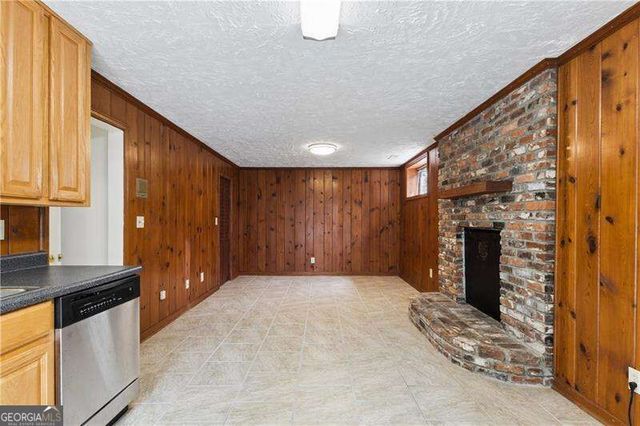 800 Glenairy Drive, Sandy Springs, GA 30328