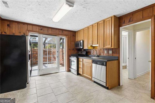800 Glenairy Drive, Sandy Springs, GA 30328