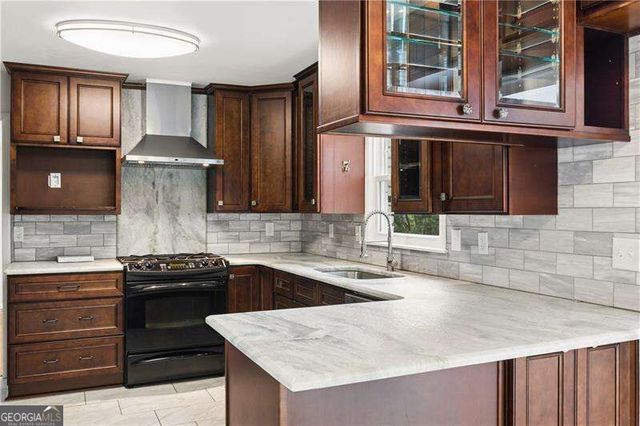 800 Glenairy Drive, Sandy Springs, GA 30328