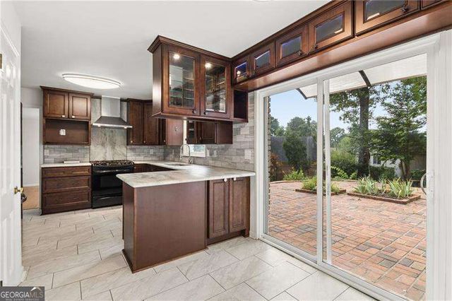 800 Glenairy Drive, Sandy Springs, GA 30328