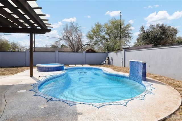 311 W 9th Street, San Juan, TX 78589