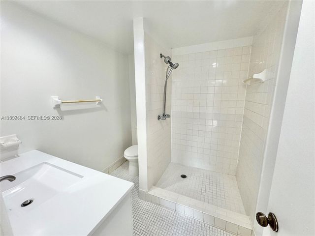 10090 NW 80th Ct 1542, Hialeah Gardens, FL 33016