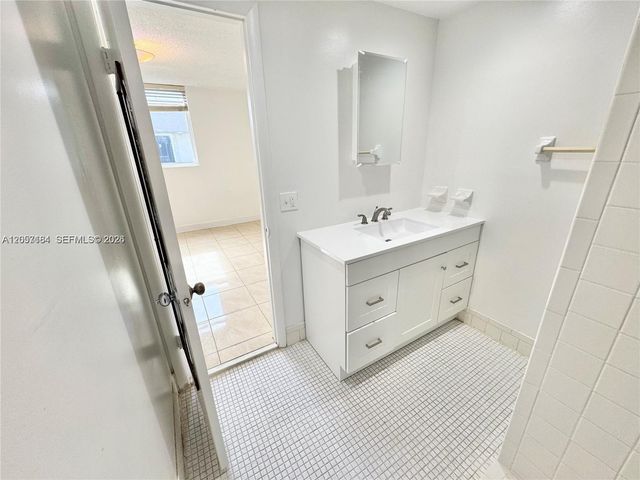 10090 NW 80th Ct 1542, Hialeah Gardens, FL 33016