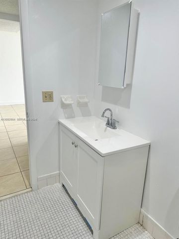 10090 NW 80th Ct 1542, Hialeah Gardens, FL 33016