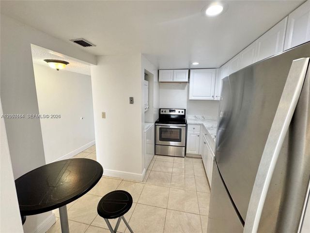 10090 NW 80th Ct 1542, Hialeah Gardens, FL 33016