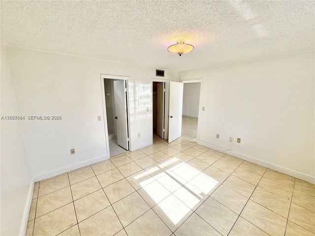 10090 NW 80th Ct 1542, Hialeah Gardens, FL 33016