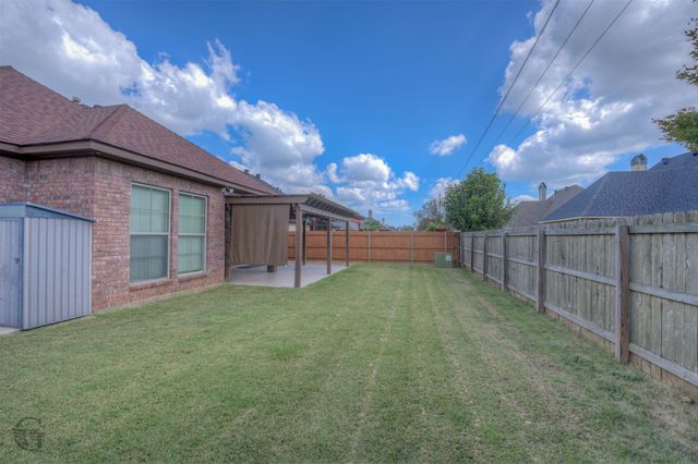 830 Entrada Street, Bossier City, LA 71111