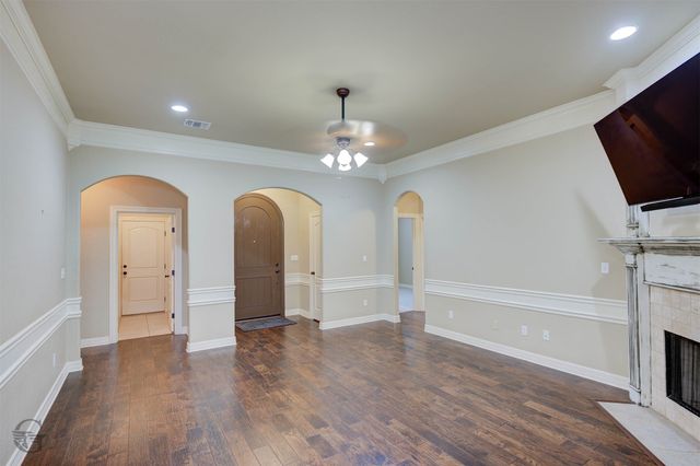 830 Entrada Street, Bossier City, LA 71111