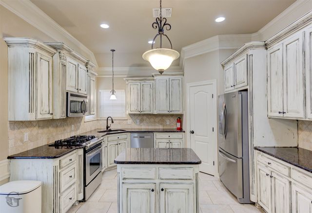 830 Entrada Street, Bossier City, LA 71111