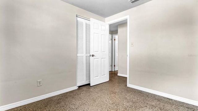 5609 GOLDEN DRIVE, Tampa, FL 33634