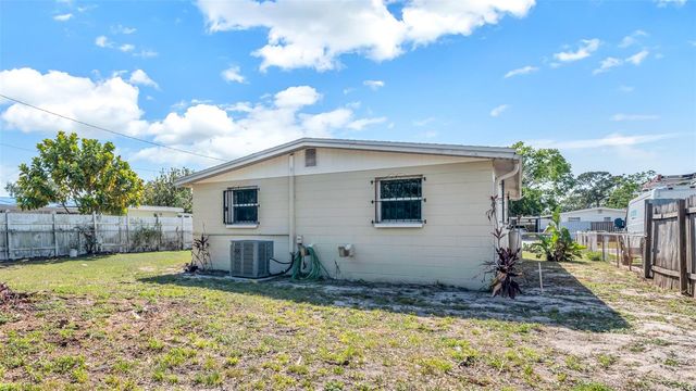 5609 GOLDEN DRIVE, Tampa, FL 33634