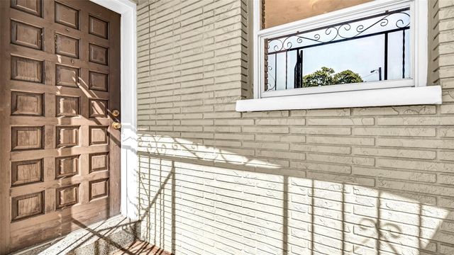 5609 GOLDEN DRIVE, Tampa, FL 33634