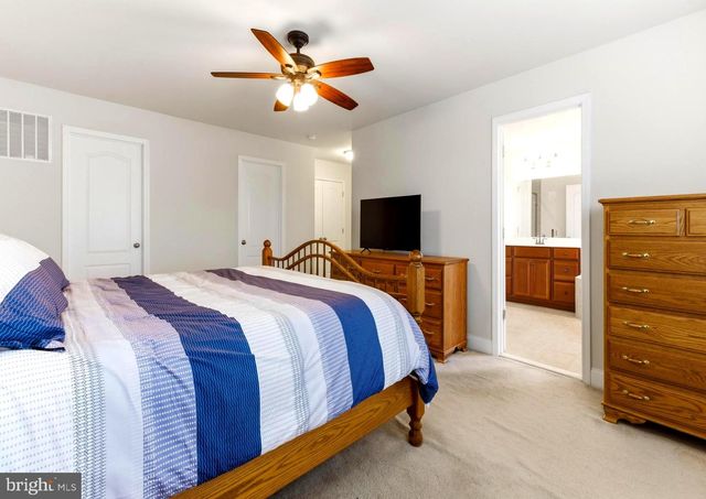 325 WINDSOR RD, Mullica Hill, NJ 08062