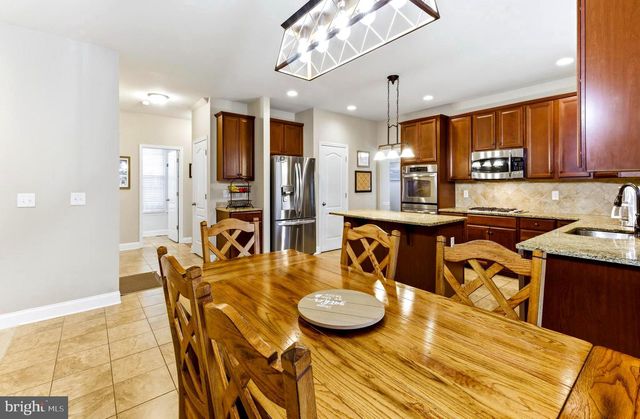 325 WINDSOR RD, Mullica Hill, NJ 08062