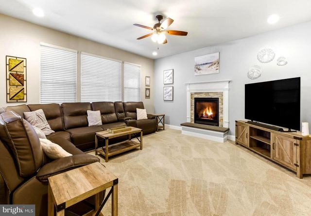 325 WINDSOR RD, Mullica Hill, NJ 08062