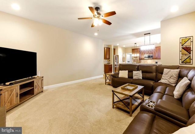 325 WINDSOR RD, Mullica Hill, NJ 08062