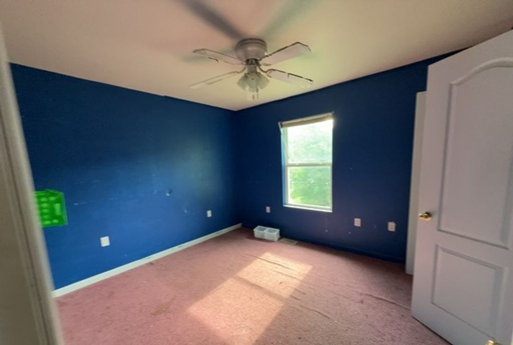 Image 11 of property listing at 557 N Hickory Street, Centralia, IL 62801