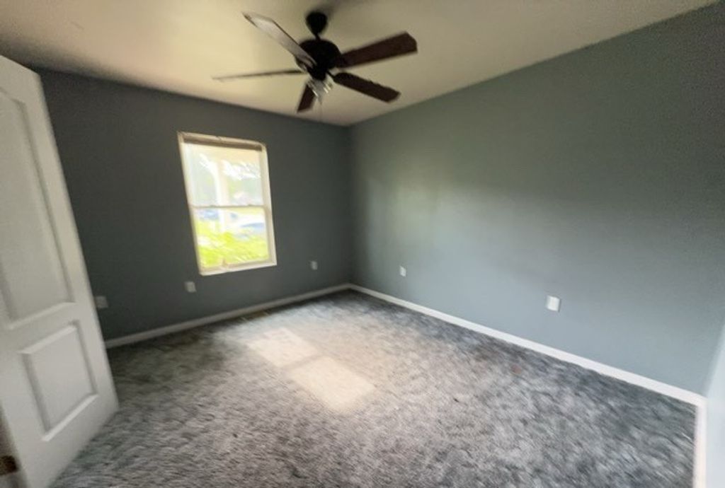 Image 6 of property listing at 557 N Hickory Street, Centralia, IL 62801