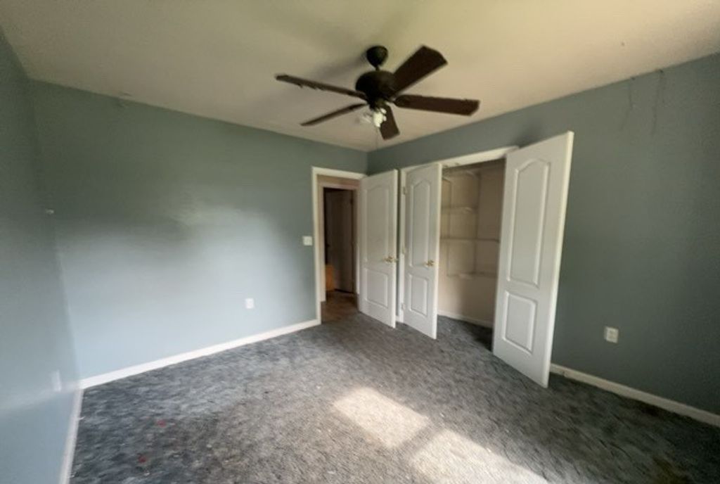 Image 7 of property listing at 557 N Hickory Street, Centralia, IL 62801
