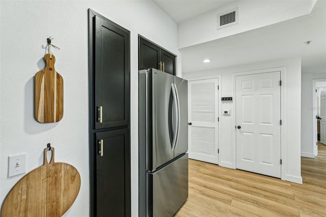 322 E CENTRAL BOULEVARD 806, Orlando, FL 32801