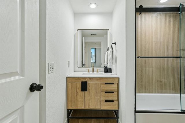 322 E CENTRAL BOULEVARD 806, Orlando, FL 32801